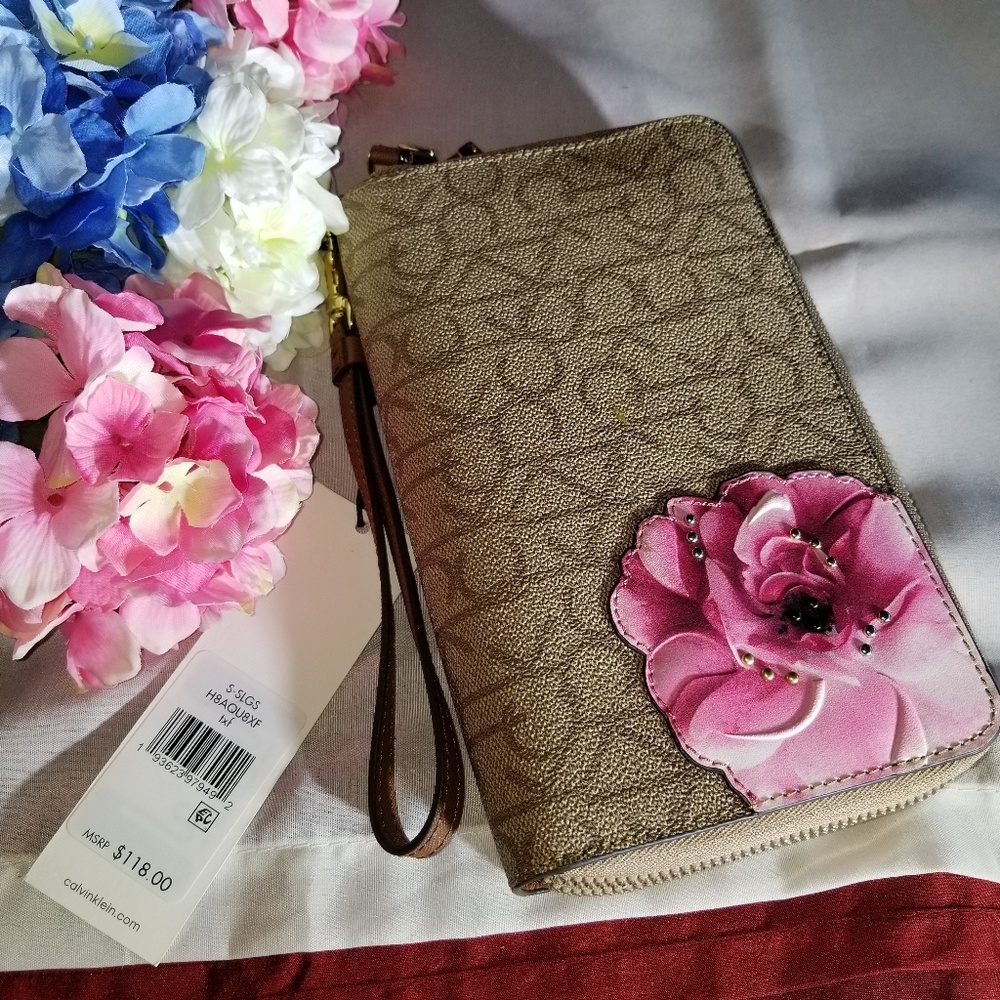 NWT Calvin Klein Travel Wallet
